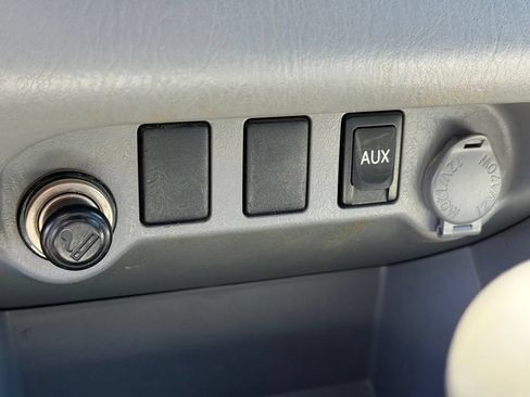 Used 2011 Toyota Tacoma 4x4 Double Cab w/ Convenience Pkg image 8