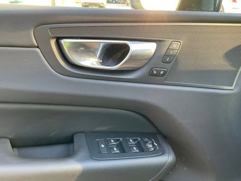 Certified 2025 Volvo XC60 B5 Core AWD/4WD image 11