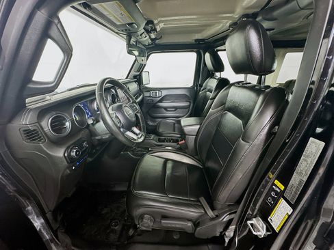 Used 2023 Jeep Wrangler Sahara w/ Cold Weather Group image 13