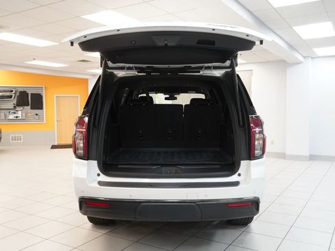 Used 2022 Chevrolet Suburban RST w/ Luxury Package AWD/4WD image 10