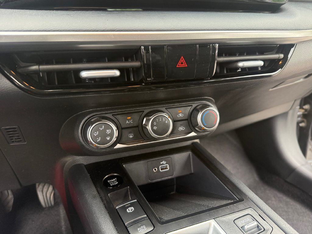 Used 2025 Nissan Kicks S AWD/4WD image 15