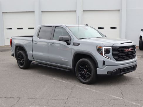 Used 2024 GMC Sierra 1500 Elevation AWD/4WD image 2