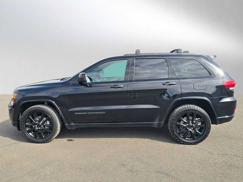 Used 2019 Jeep Grand Cherokee Altitude AWD/4WD image 7