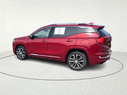 Used 2018 GMC Terrain Denali w/ Advanced Safety Package FWD image 4