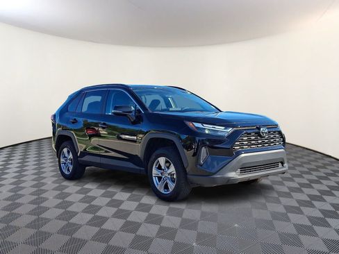 Certified 2025 Toyota RAV4 XLE AWD/4WD image 4