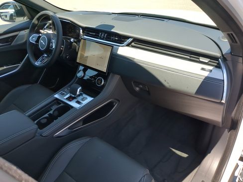 New 2026 Jaguar F-PACE R-Dynamic S image 10