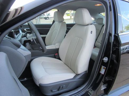 Used 2024 Hyundai Sonata SEL image 16