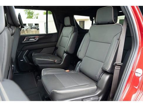 New 2026 GMC Yukon Elevation image 13