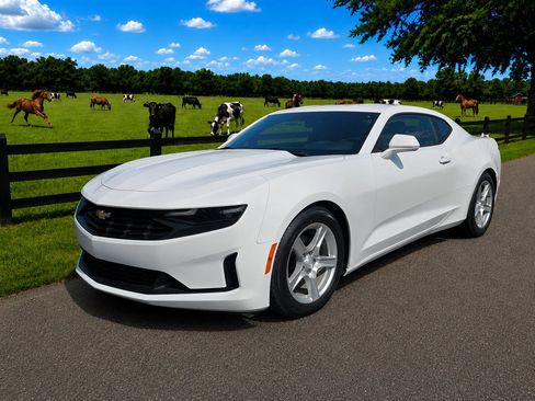 Used 2019 Chevrolet Camaro LT RWD image 1