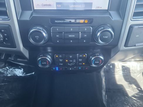 Used 2020 Ford F350 Lariat w/ Lariat Value Package AWD/4WD image 31