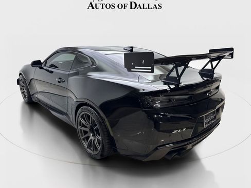 Used 2018 Chevrolet Camaro ZL1 RWD image 9