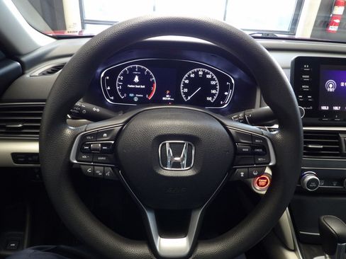 Used 2018 Honda Accord LX image 27