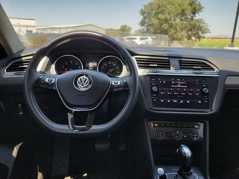Used 2021 Volkswagen Tiguan SE image 6