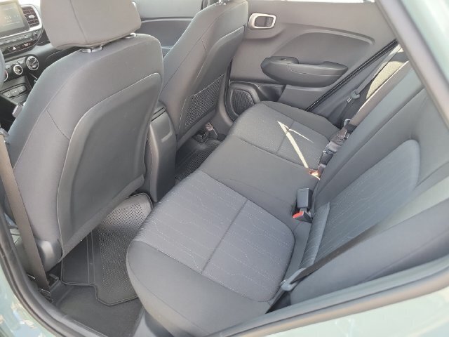 Used 2026 Hyundai Venue SE FWD image 25
