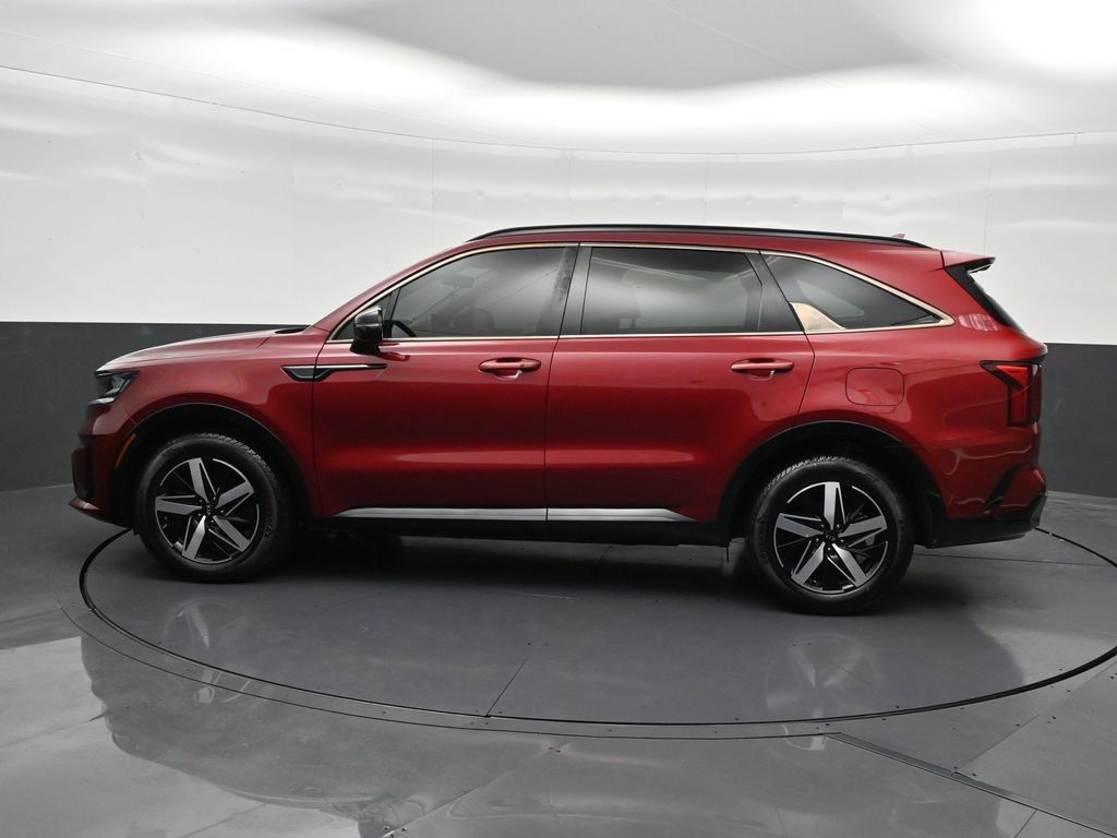 Used 2021 Kia Sorento S FWD image 2