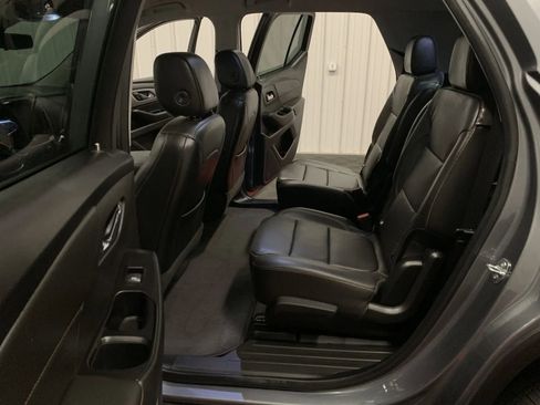 Used 2020 Chevrolet Traverse RS image 39