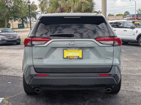 Used 2019 Toyota RAV4 XLE w/ Convenience Package FWD image 6