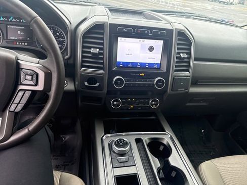 Used 2020 Ford Expedition XLT image 13