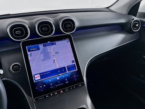 Used 2025 Mercedes-Benz GLC 350e 4MATIC image 20