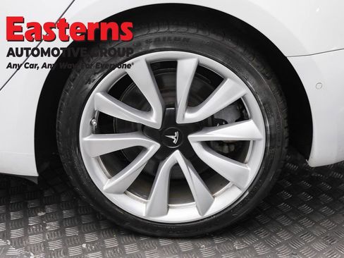 Used 2019 Tesla Model 3 Standard Range image 8