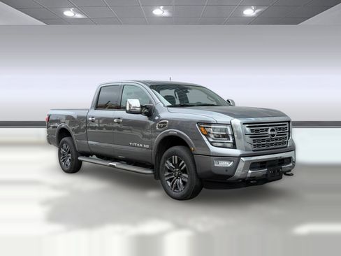 Used 2023 Nissan Titan Platinum Reserve w/ Moonroof Package image 7
