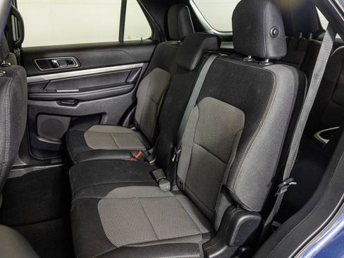 Used 2019 Ford Explorer XLT image 36