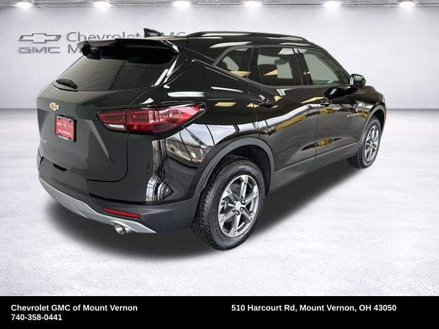Used 2025 Chevrolet Blazer LT w/ Convenience Package FWD image 3