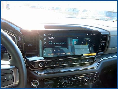 Used 2023 Chevrolet Silverado 1500 ZR2 w/ Technology Package AWD/4WD image 16