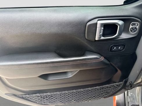 Used 2021 Jeep Gladiator Mojave w/ Cold Weather Group AWD/4WD image 11