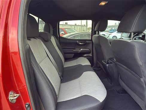 Used 2021 Toyota Tacoma TRD Off-Road image 29