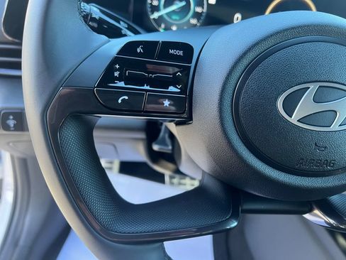 Certified 2025 Hyundai Elantra SEL image 16