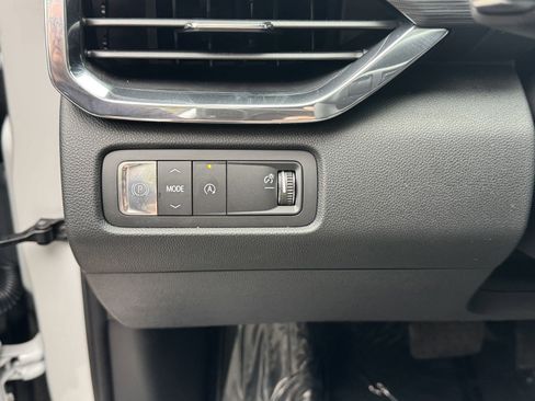 New 2025 GMC Acadia Elevation image 22