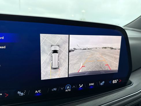 Used 2025 Chevrolet Suburban Z71 w/ Comfort Package image 23