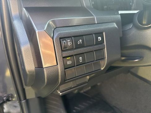 Used 2025 Toyota 4Runner SR5 AWD/4WD image 12