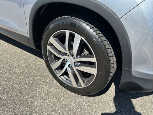 Used 2017 Honda Pilot Touring image 4