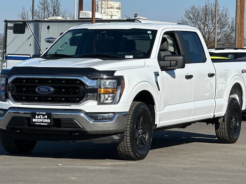 Used 2023 Ford F150 XLT w/ Trailer Tow Package image 9