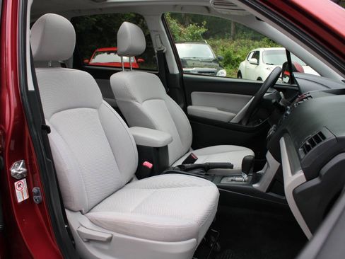 Used 2015 Subaru Forester 2.5i Premium AWD/4WD image 30
