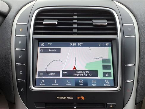 Certified 2020 Lincoln Nautilus Reserve image 8