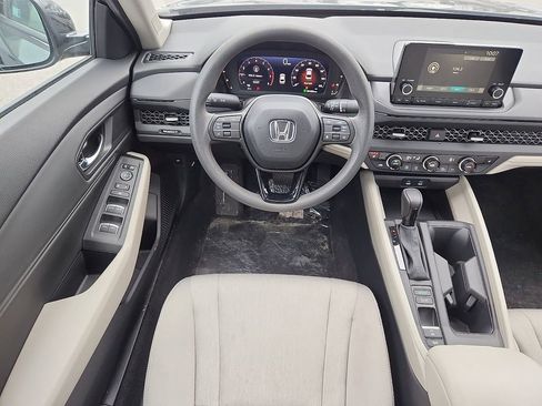 Certified 2025 Honda Accord SE image 7