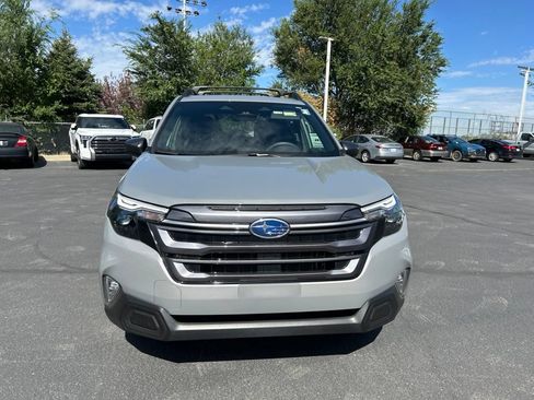 Used 2025 Subaru Forester Premium AWD/4WD image 15