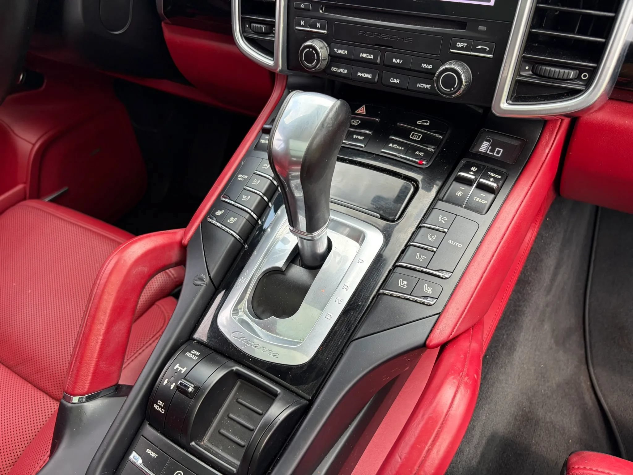 Used 2017 Porsche Cayenne AWD/4WD image 45