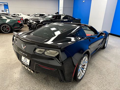 Used 2016 Chevrolet Corvette Z06 w/ 3LZ Preferred Equipment Group image 9