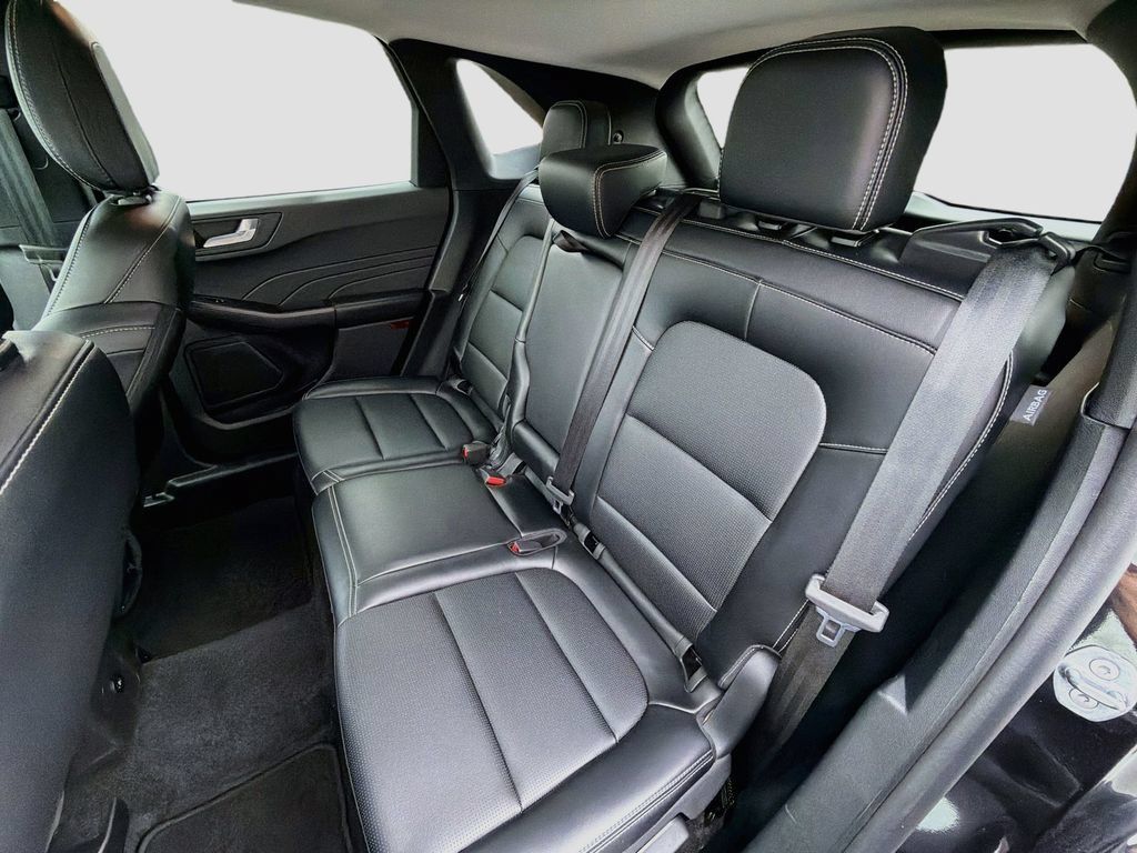 Used 2025 Ford Escape Platinum AWD/4WD image 26