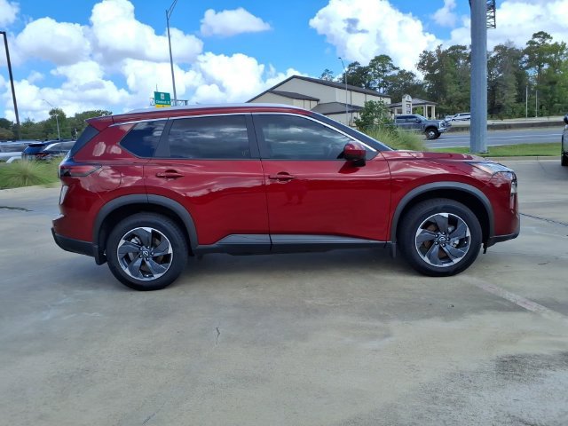 Used 2024 Nissan Rogue SV w/ SV Premium Package FWD image 2