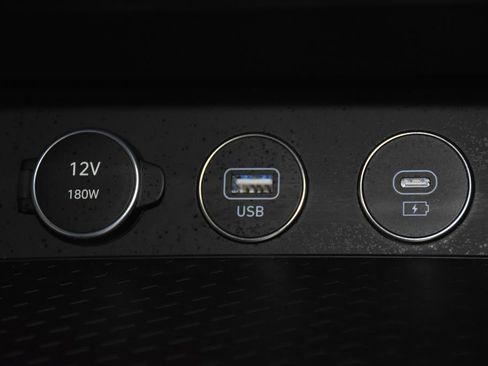 New 2025 Genesis G70 2.5T image 16