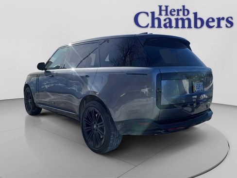 Used 2025 Land Rover Range Rover Long Wheelbase SE AWD/4WD image 3