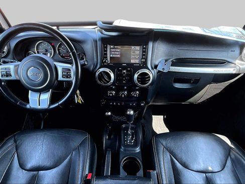 Used 2016 Jeep Wrangler Unlimited Rubicon AWD/4WD image 14