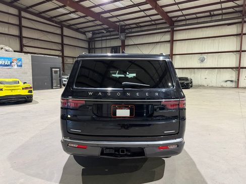 Used 2022 Jeep Wagoneer Series II AWD/4WD image 6