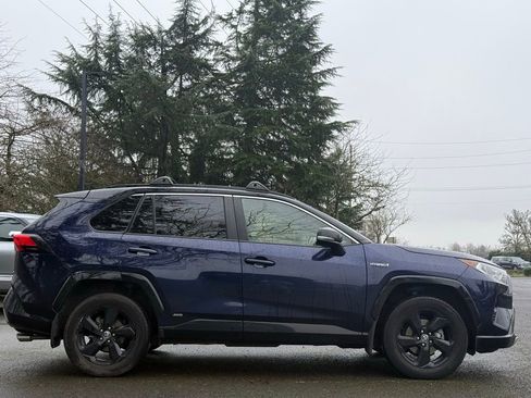 Used 2020 Toyota RAV4 XSE image 6