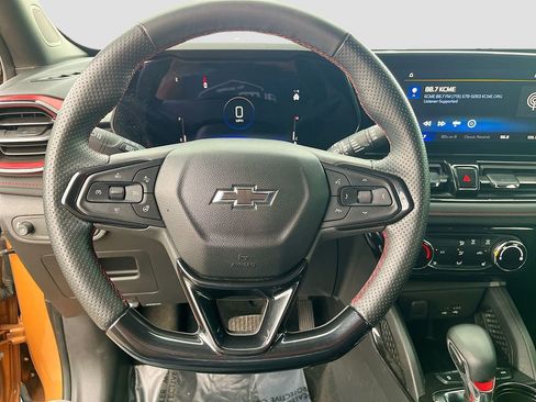 Used 2024 Chevrolet TrailBlazer RS w/ Driver Confidence Package AWD/4WD image 11